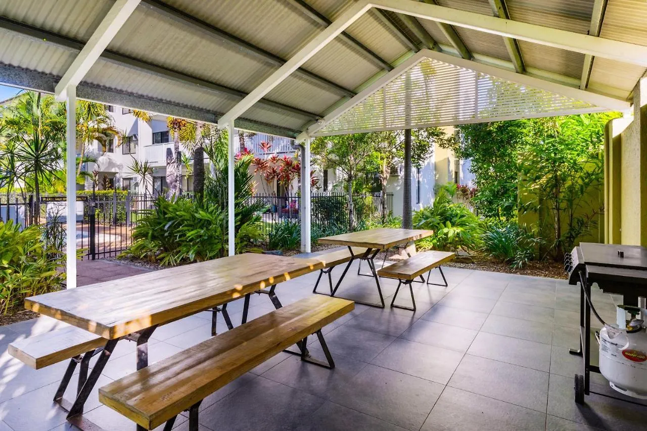 Zion Escapes Retreat On Pease, City Edge Family Apartment Westcourt Australia